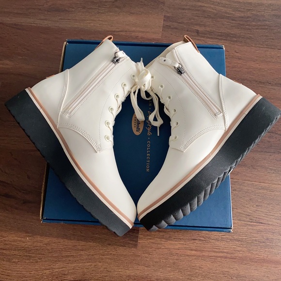 Brand new boot - Picture 3 of 9